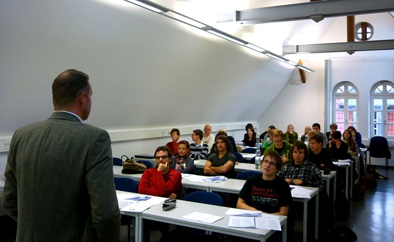 Jak przebiega kurs na prawo jazdy